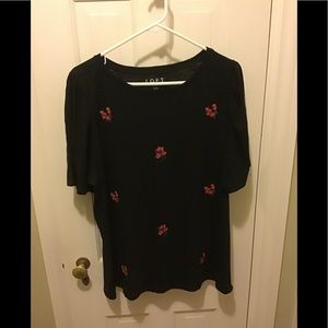 Loft black floral embroidered tee xxl puff sleeve